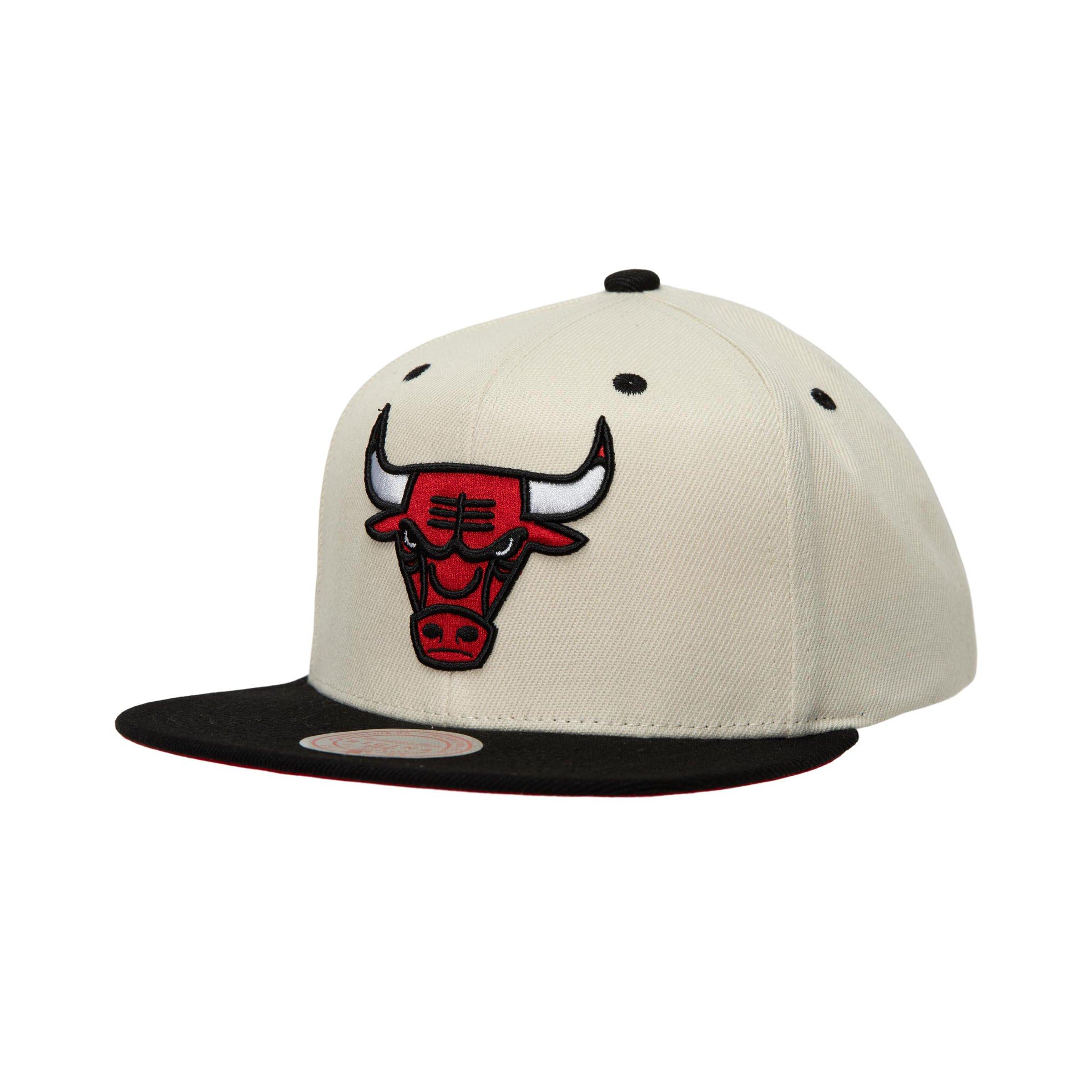 Mitchell & Ness Chicago Bulls Off White 2-Tone Snapback Hat